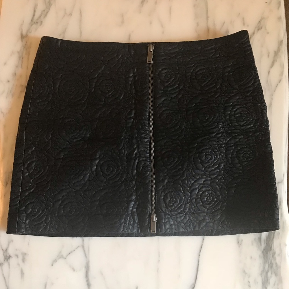 Zara faux leather mini skirt size Medium